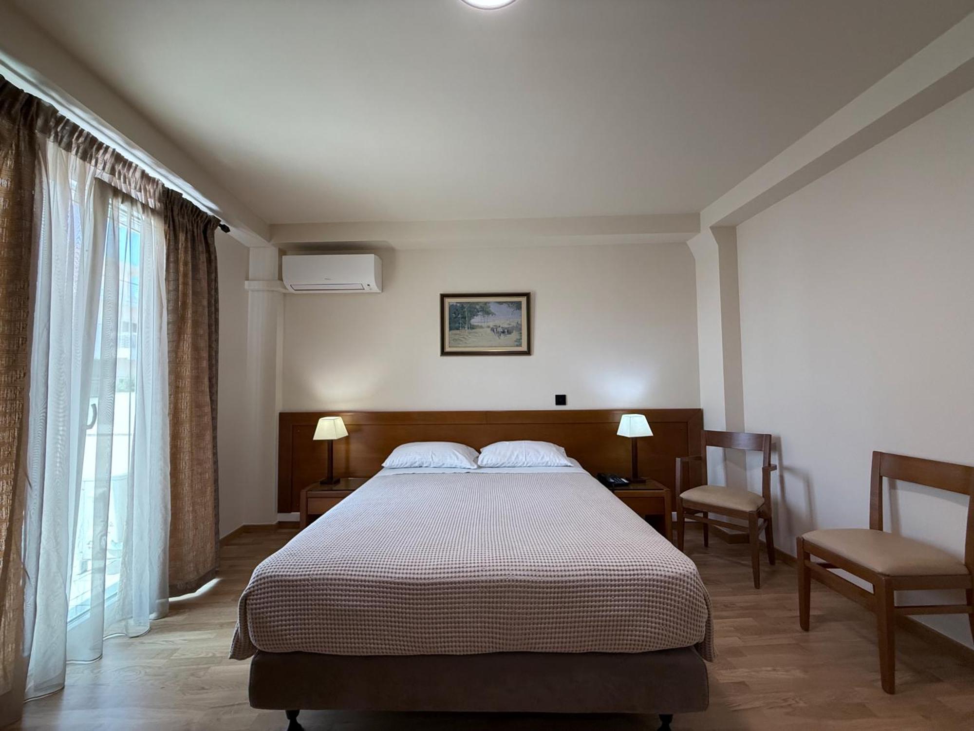 Athina Hotel